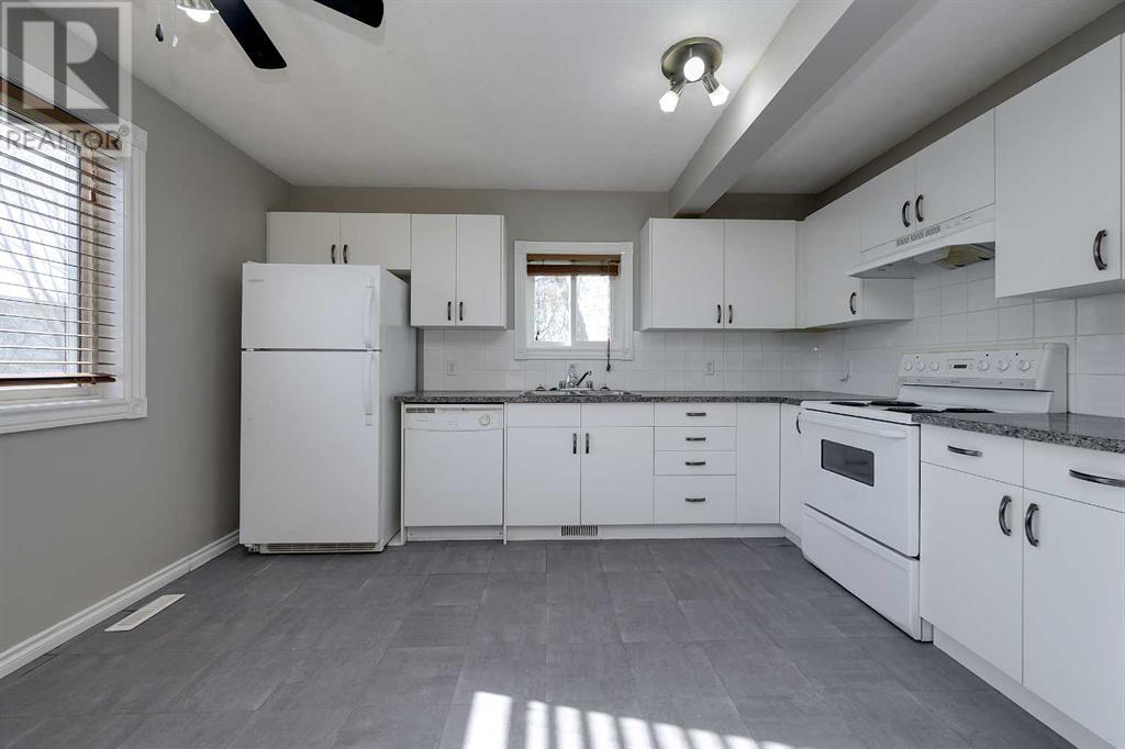 17 Greig Close, Red Deer, Alberta  T4P 3L6 - Photo 8 - A2216855