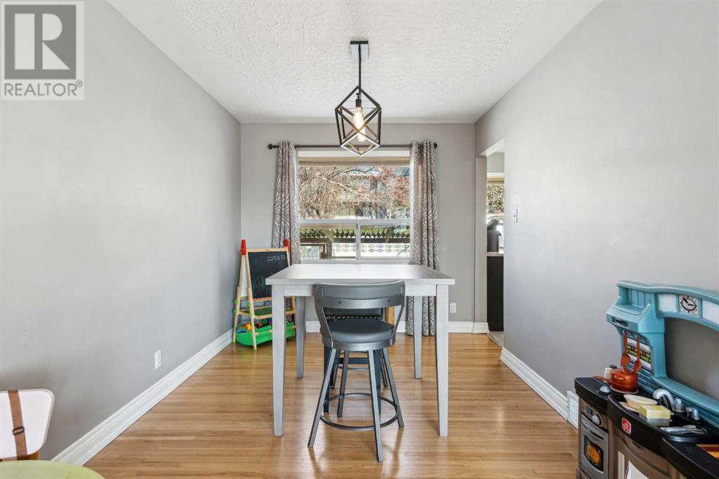 68 Chancellor Way Nw, Calgary, Alberta  T2K 1Y2 - Photo 9 - A2215544