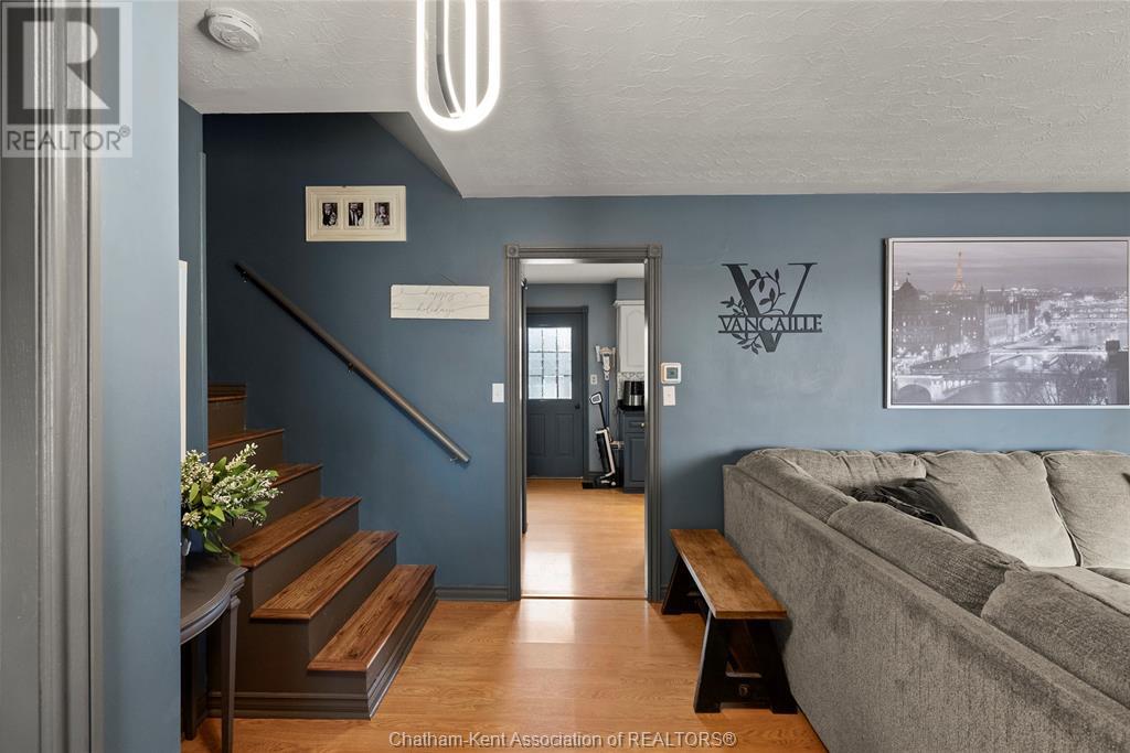 Property at 27 Lillian STREET image 4