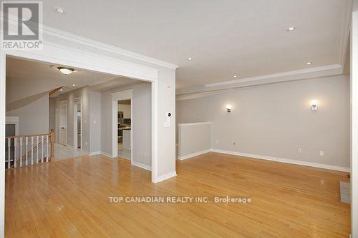 27 - 255 Shaftsbury Avenue, Richmond Hill, Ontario  L4C 0L9 - Photo 3 - N12114613
