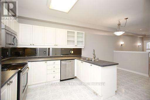 27 - 255 Shaftsbury Avenue, Richmond Hill, Ontario  L4C 0L9 - Photo 5 - N12114613