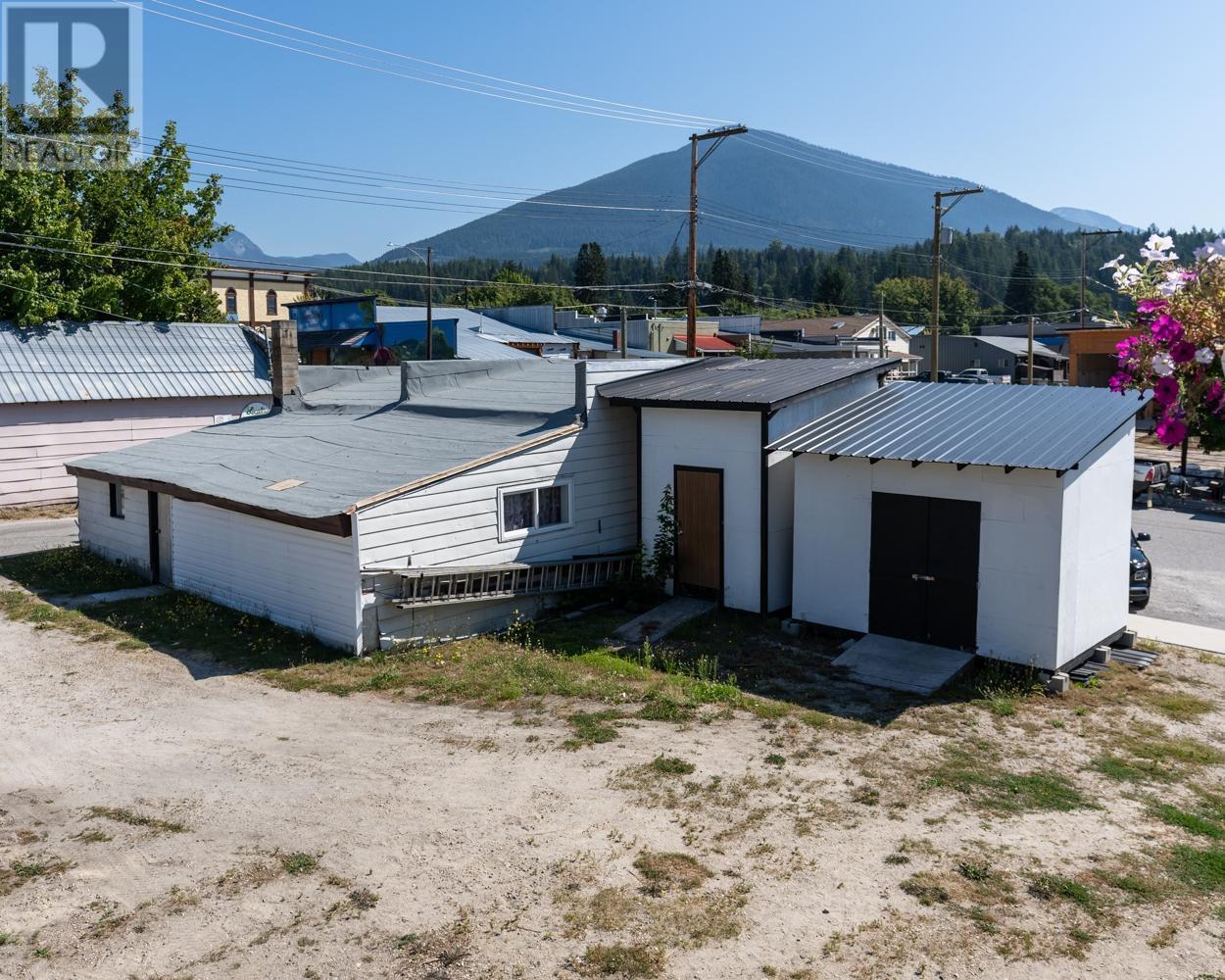 92 4th Avenue, Nakusp, British Columbia  V0G 1R1 - Photo 15 - 2473068