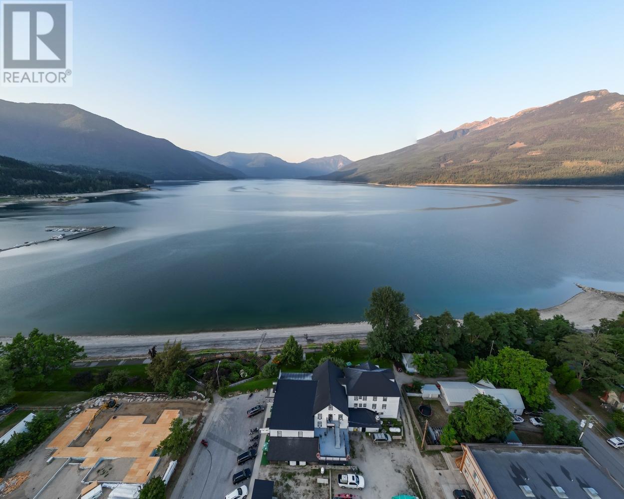 92 4th Avenue, Nakusp, British Columbia  V0G 1R1 - Photo 4 - 2473068