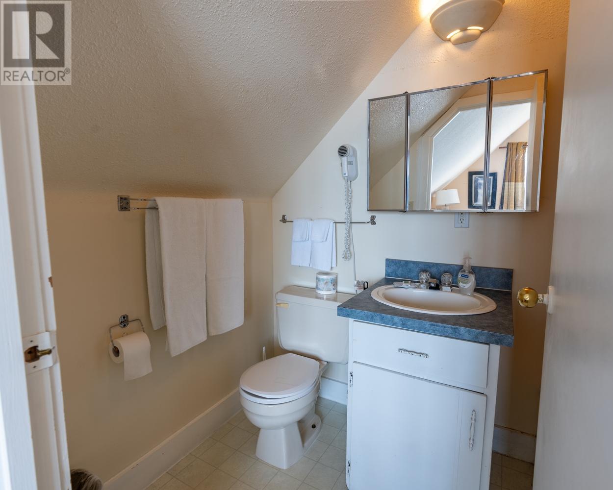92 4th Avenue, Nakusp, British Columbia  V0G 1R1 - Photo 57 - 2473068