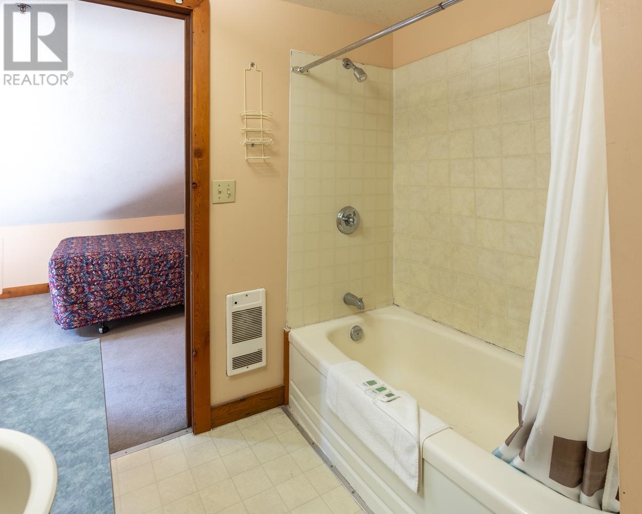92 4th Avenue, Nakusp, British Columbia  V0G 1R1 - Photo 45 - 2473068