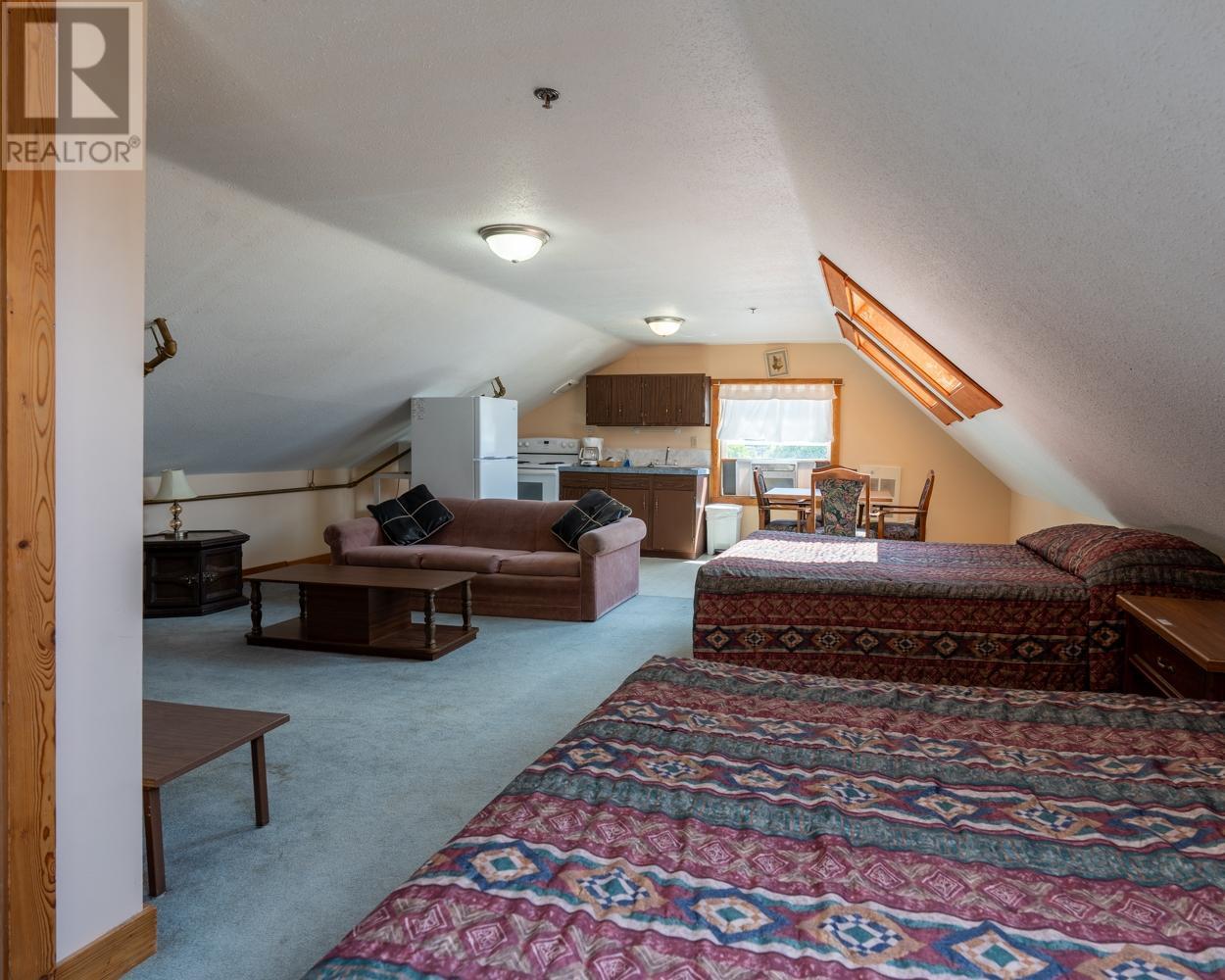 92 4th Avenue, Nakusp, British Columbia  V0G 1R1 - Photo 43 - 2473068