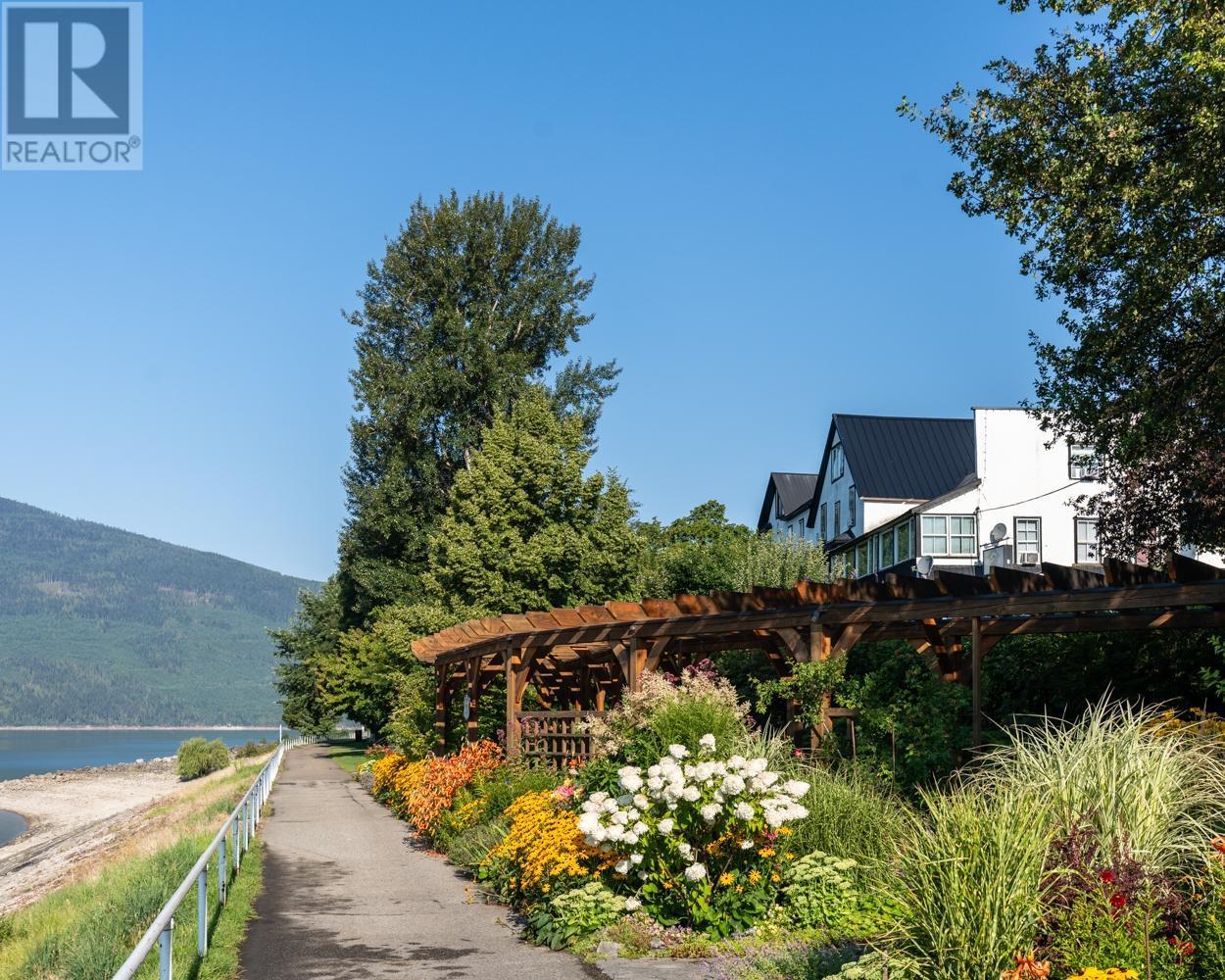 92 4th Avenue, Nakusp, British Columbia  V0G 1R1 - Photo 10 - 2473068