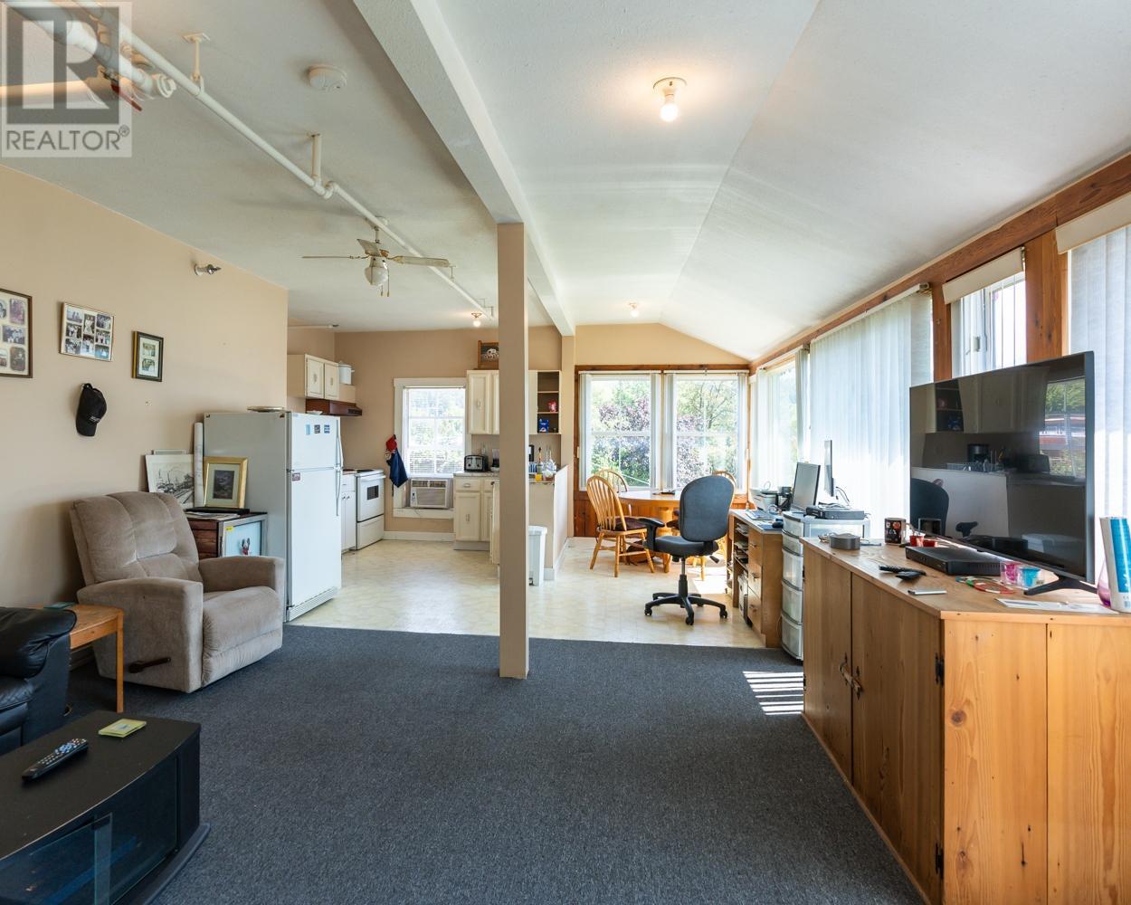92 4th Avenue, Nakusp, British Columbia  V0G 1R1 - Photo 61 - 2473068