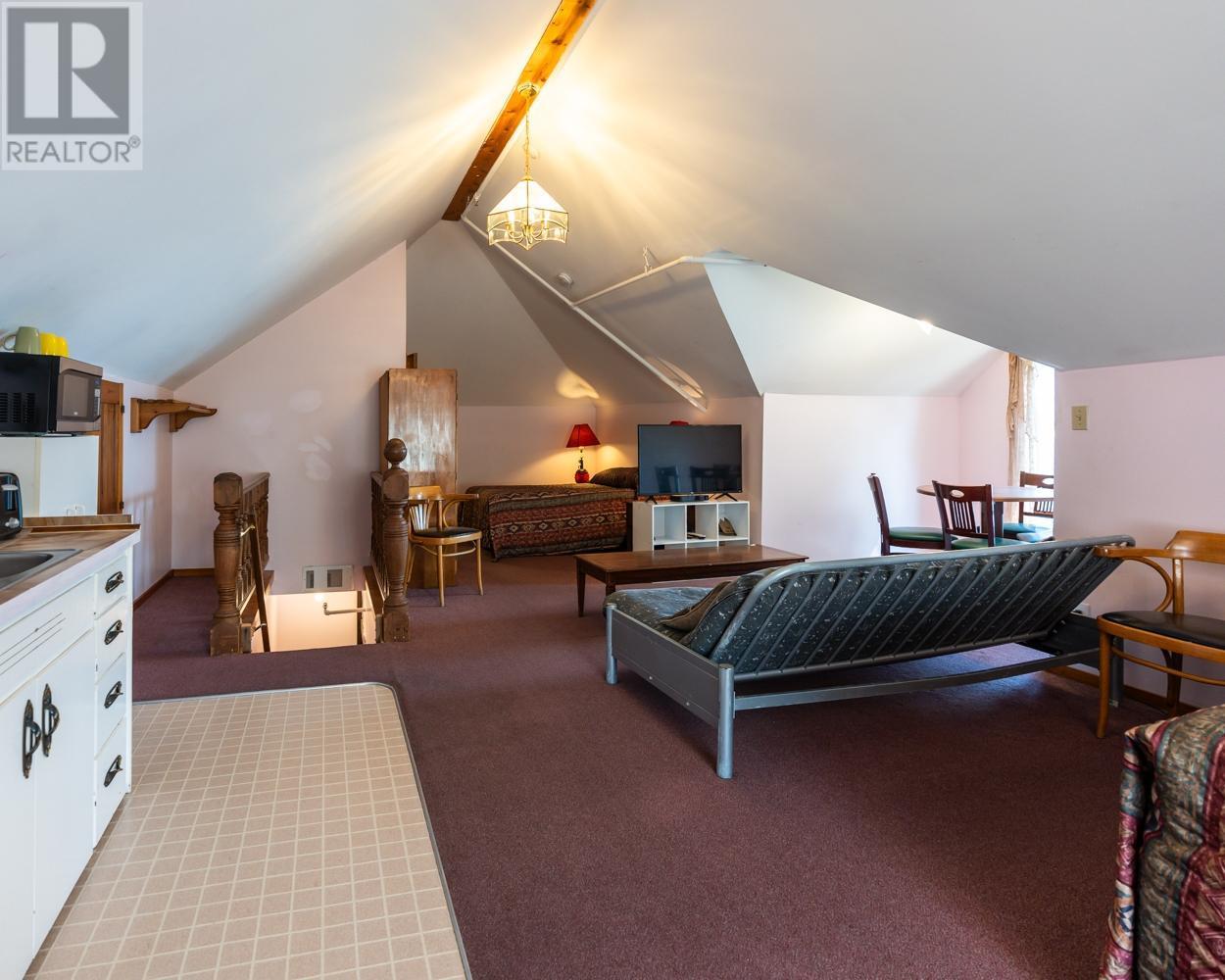 92 4th Avenue, Nakusp, British Columbia  V0G 1R1 - Photo 63 - 2473068