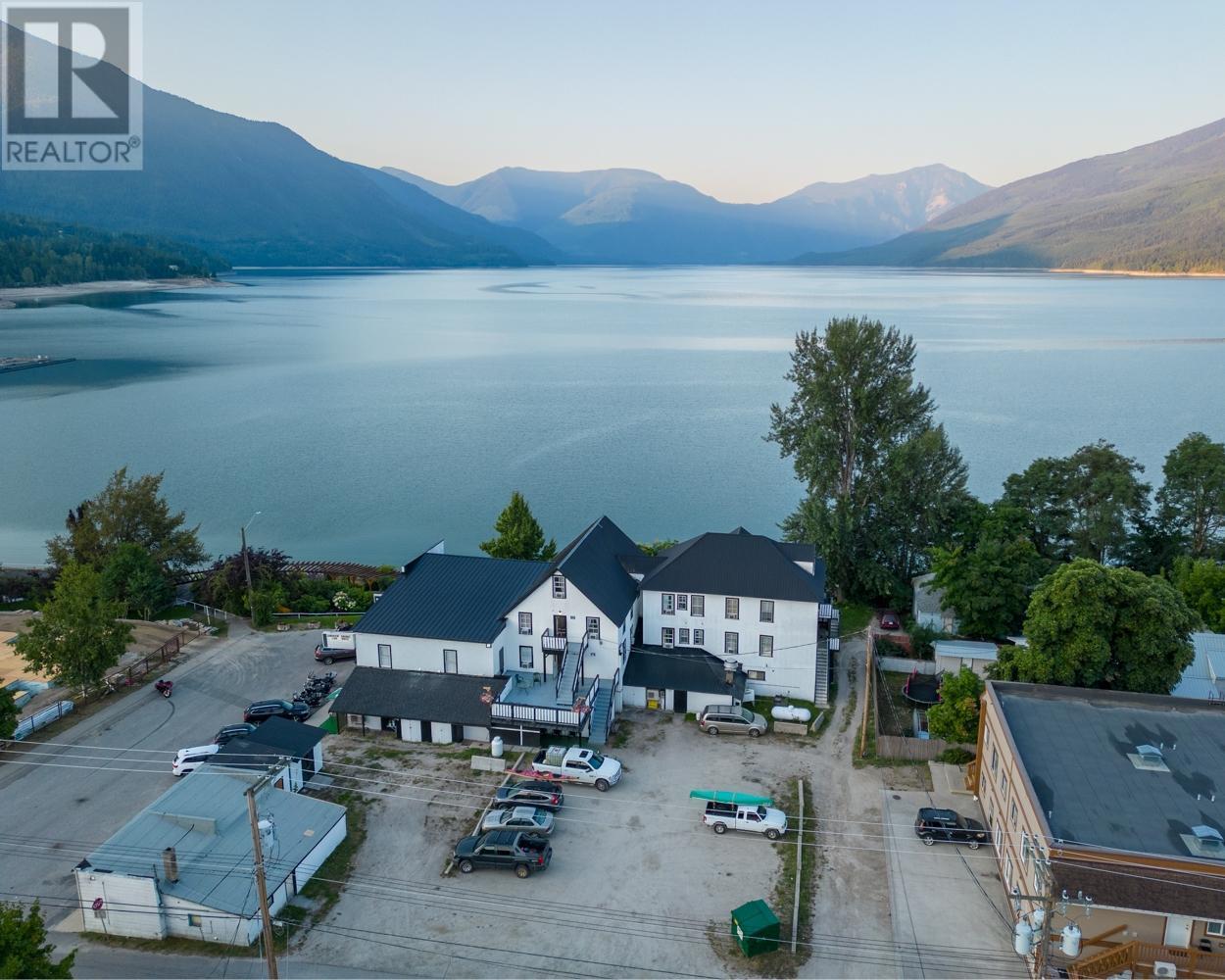 92 4th Avenue, Nakusp, British Columbia  V0G 1R1 - Photo 72 - 2473068