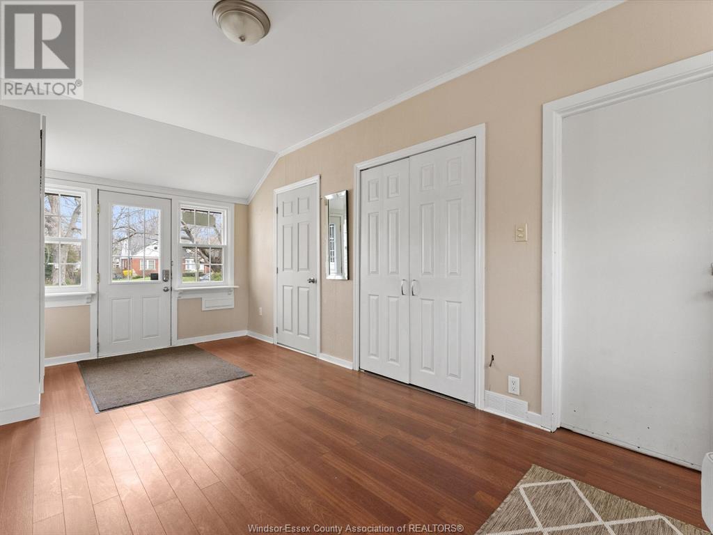 Property at 182 Talbot STREET West image 4