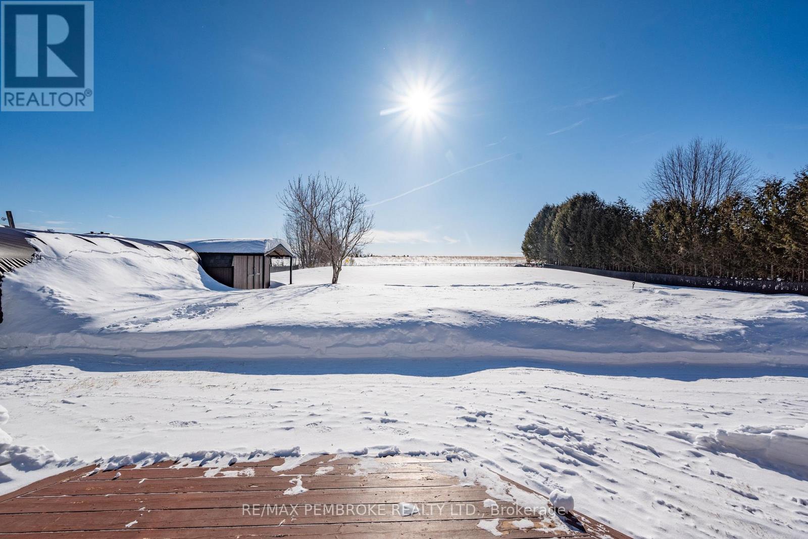 165 Pleasant View Drive, Laurentian Valley, Ontario  K8B 1B8 - Photo 13 - X12122826
