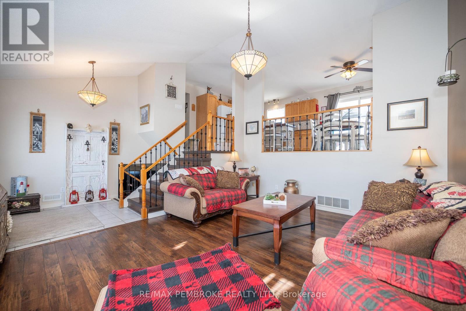 165 Pleasant View Drive, Laurentian Valley, Ontario  K8B 1B8 - Photo 26 - X12122826