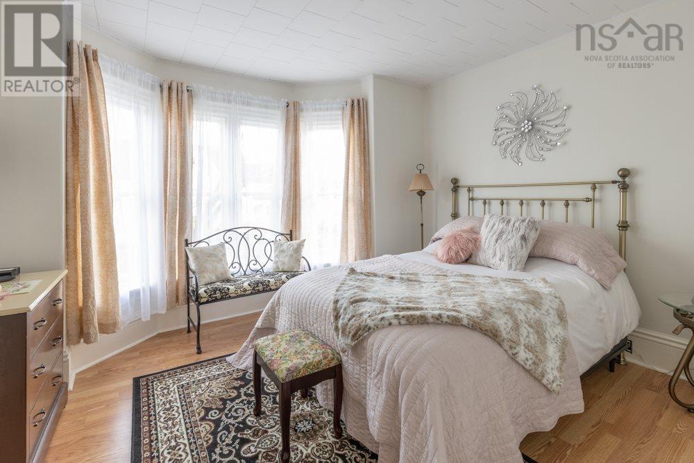 45 Alma Street, Yarmouth, Nova Scotia  B5A 3G7 - Photo 11 - 202509748