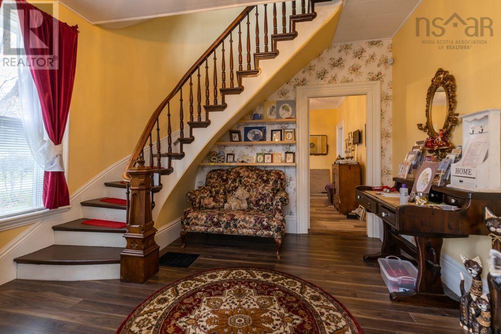 45 Alma Street, Yarmouth, Nova Scotia  B5A 3G7 - Photo 2 - 202509748