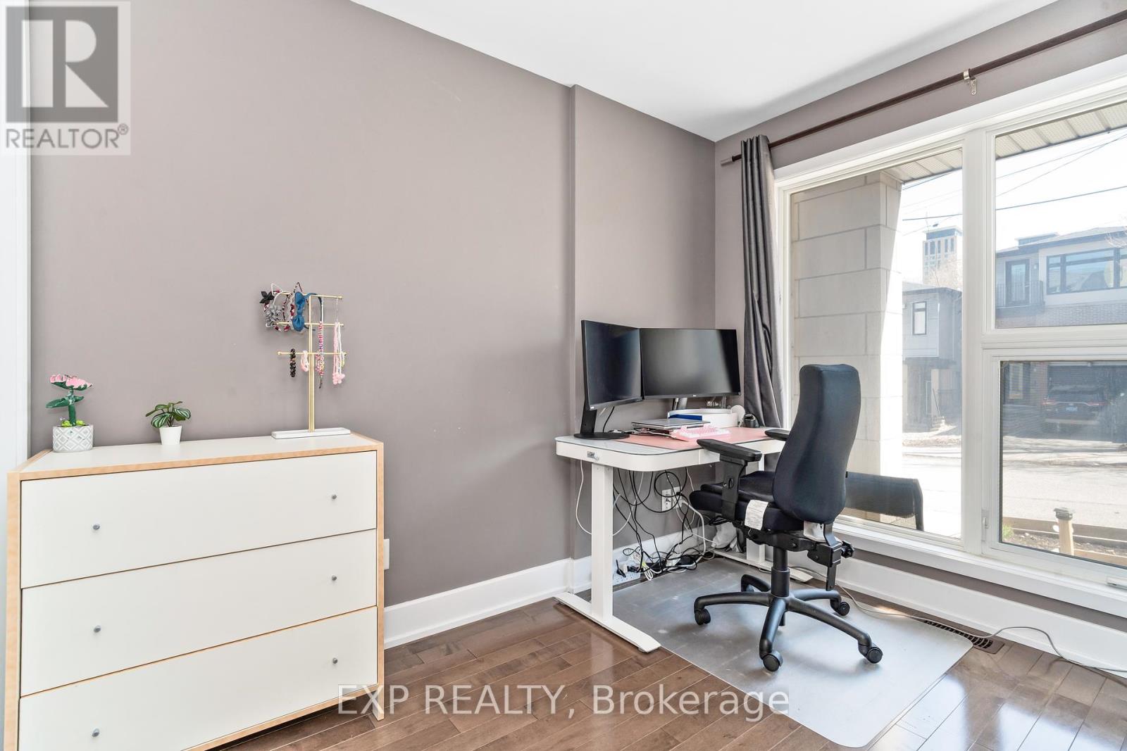 57d Young Street, Ottawa, Ontario  K1S 5T5 - Photo 4 - X12122824
