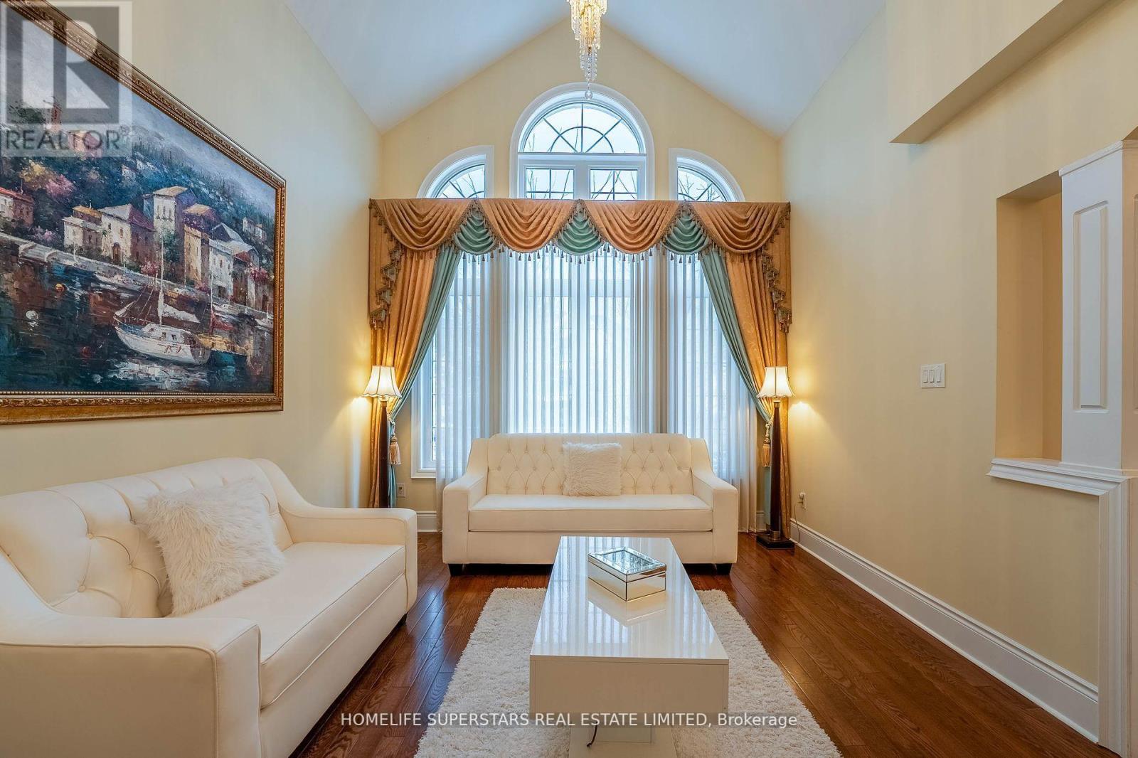 Property at 21 UPPERLINKS DRIVE image 5