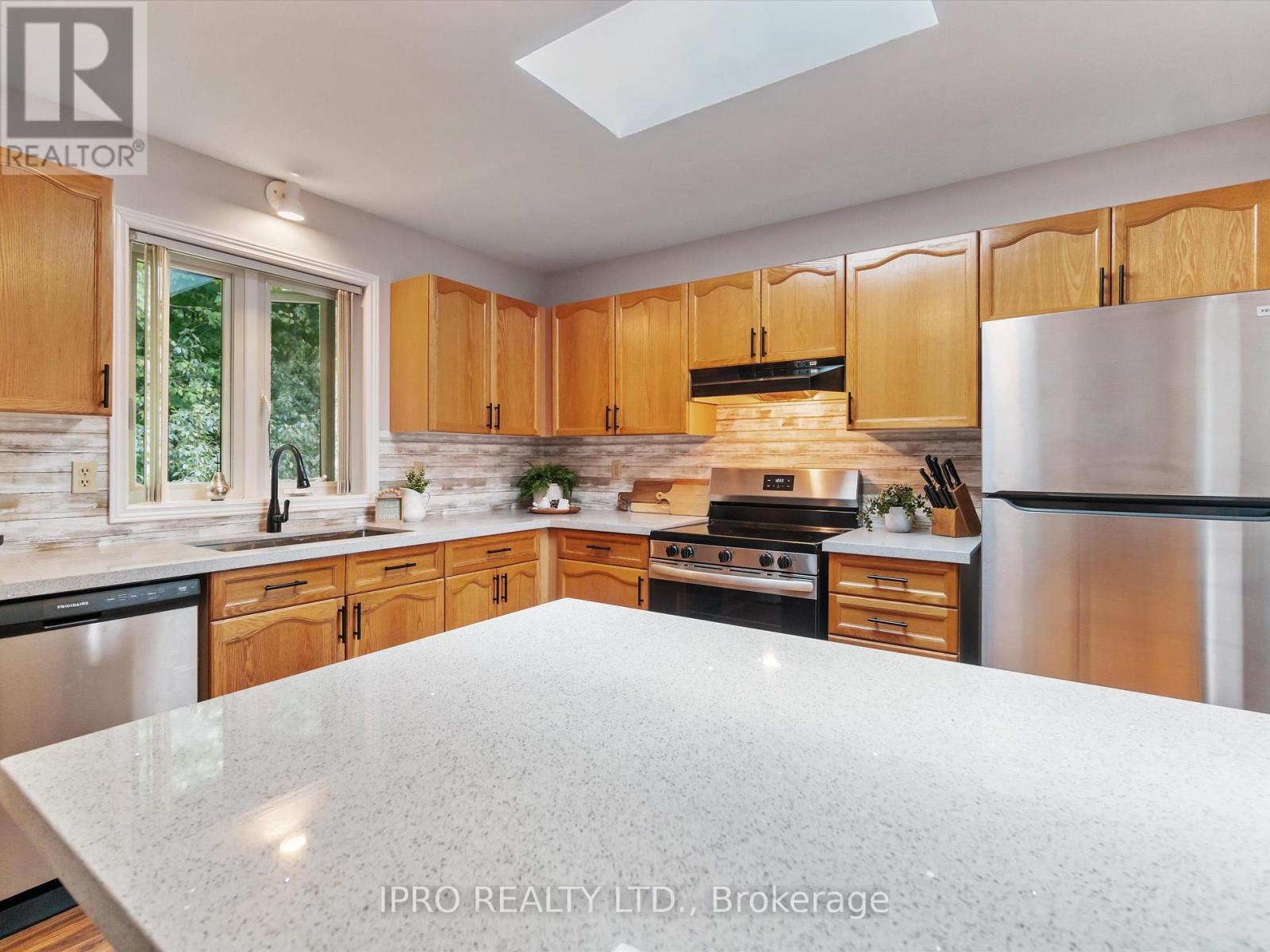6 Lower Lane, Seguin, Ontario  P2A 2W8 - Photo 6 - X12122820