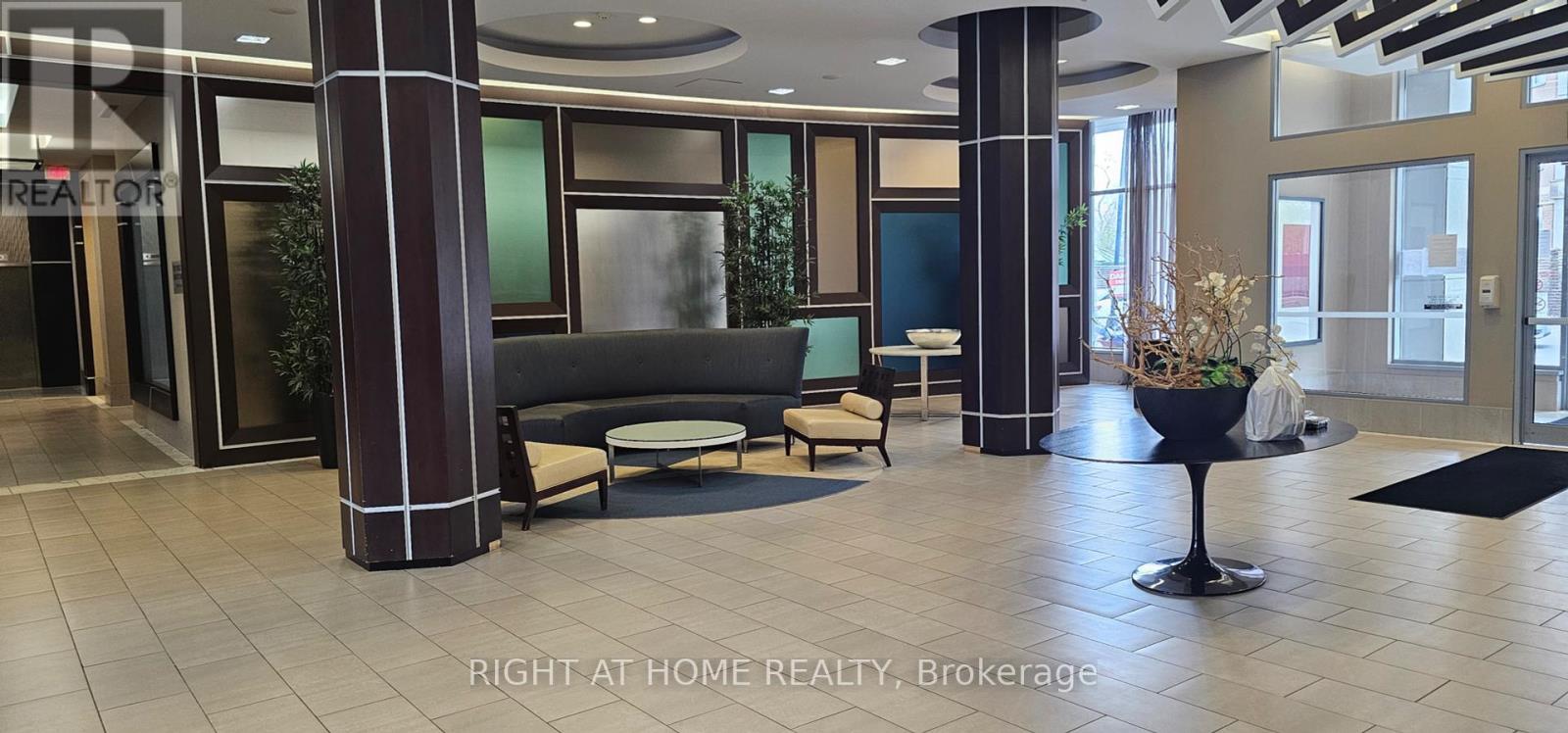 902 - 5785 Yonge Street, Toronto, Ontario  M2M 4J2 - Photo 2 - C12121494