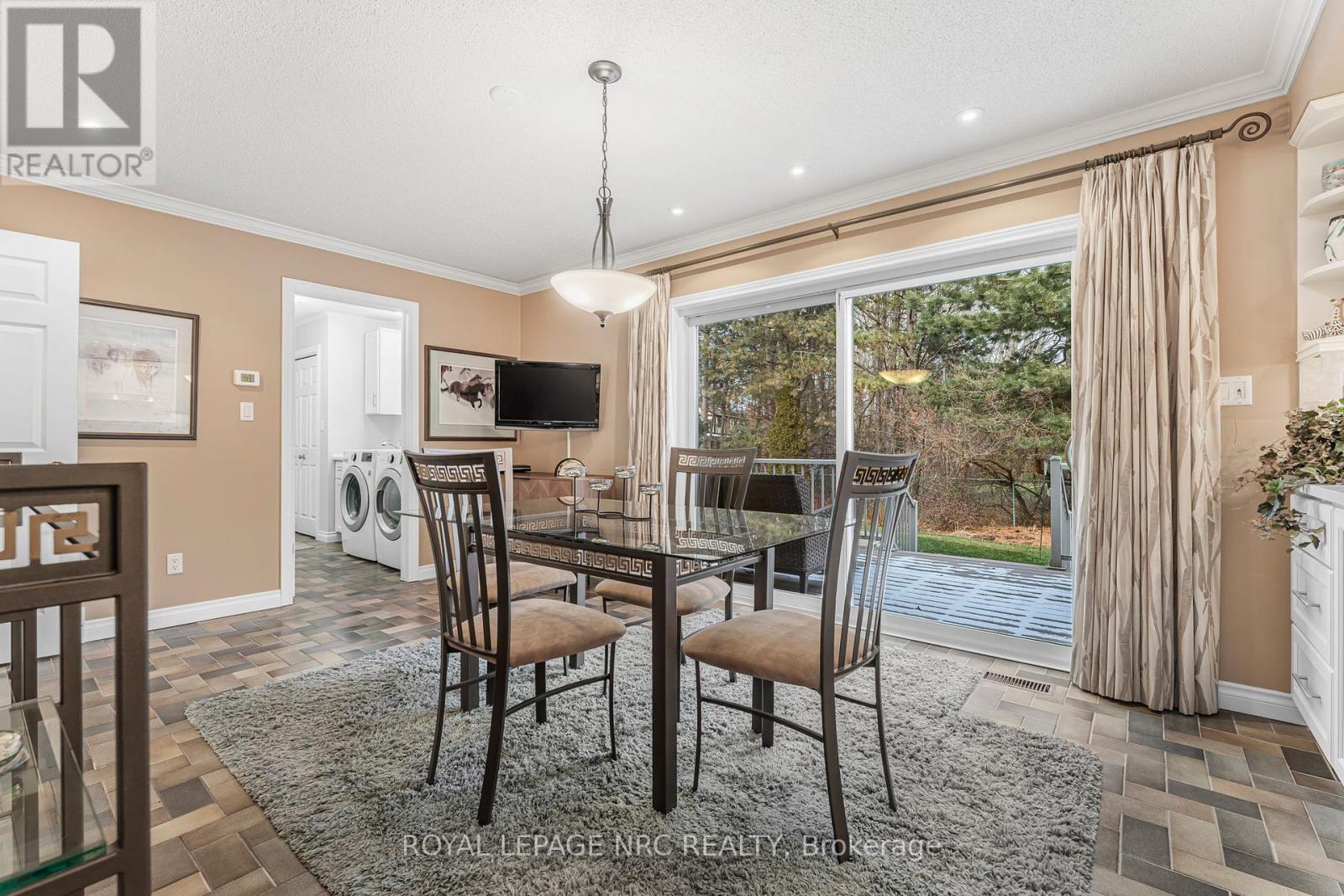 38 Colonel Butler Crescent, Niagara-On-The-Lake, Ontario  L0S 1J0 - Photo 17 - X12026607