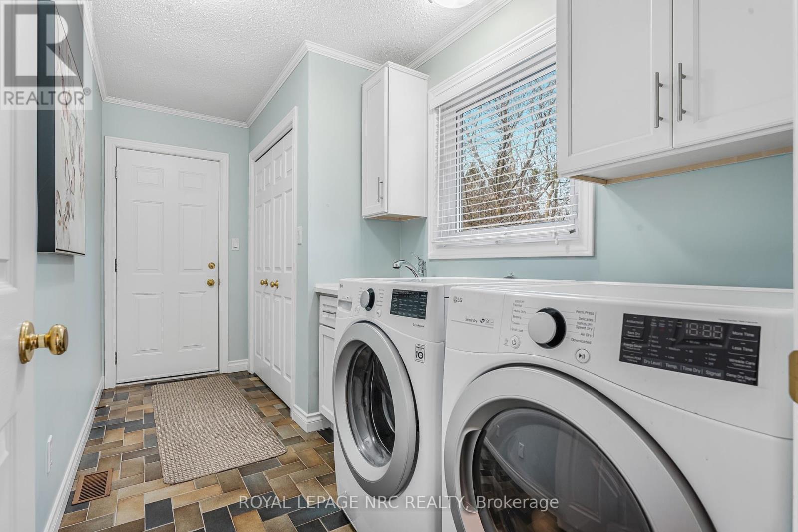 38 Colonel Butler Crescent, Niagara-On-The-Lake, Ontario  L0S 1J0 - Photo 16 - X12026607