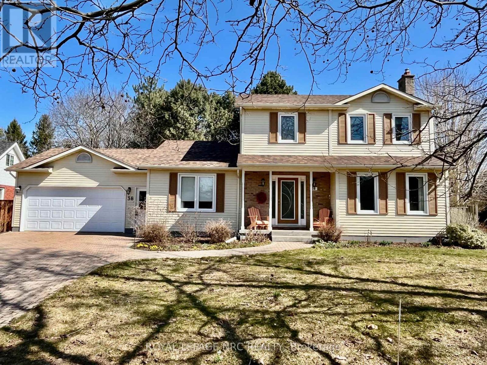38 Colonel Butler Crescent, Niagara-On-The-Lake, Ontario  L0S 1J0 - Photo 3 - X12026607