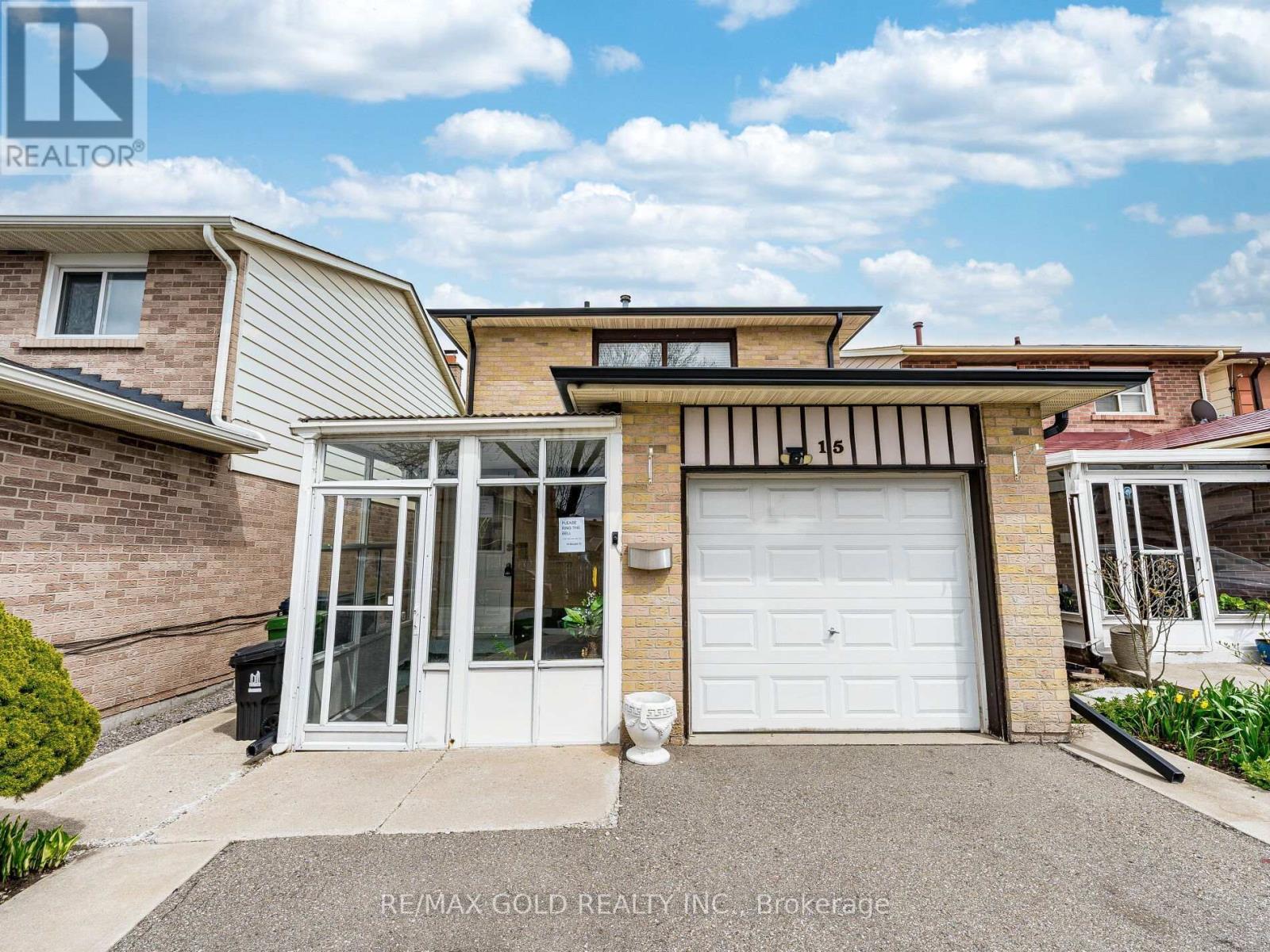 15 BEULAH STREET, Toronto, Ontario