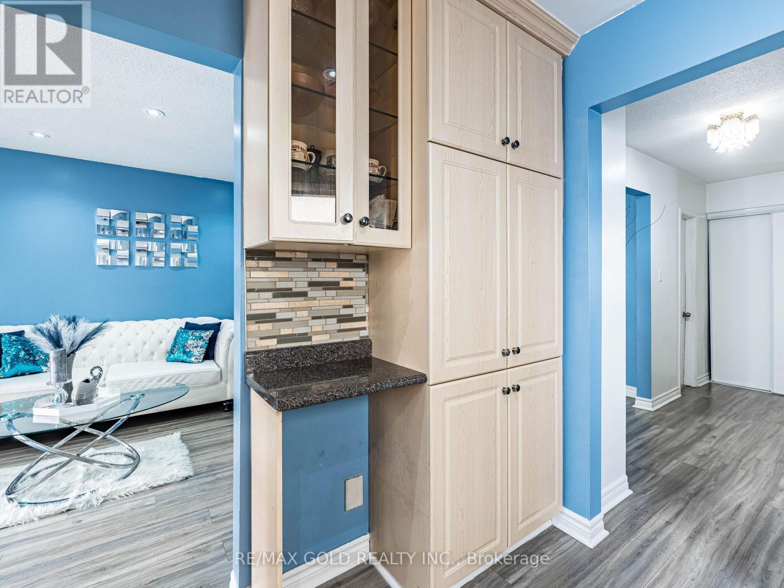 15 Beulah Street, Toronto, Ontario  M9V 4S9 - Photo 12 - W12122070