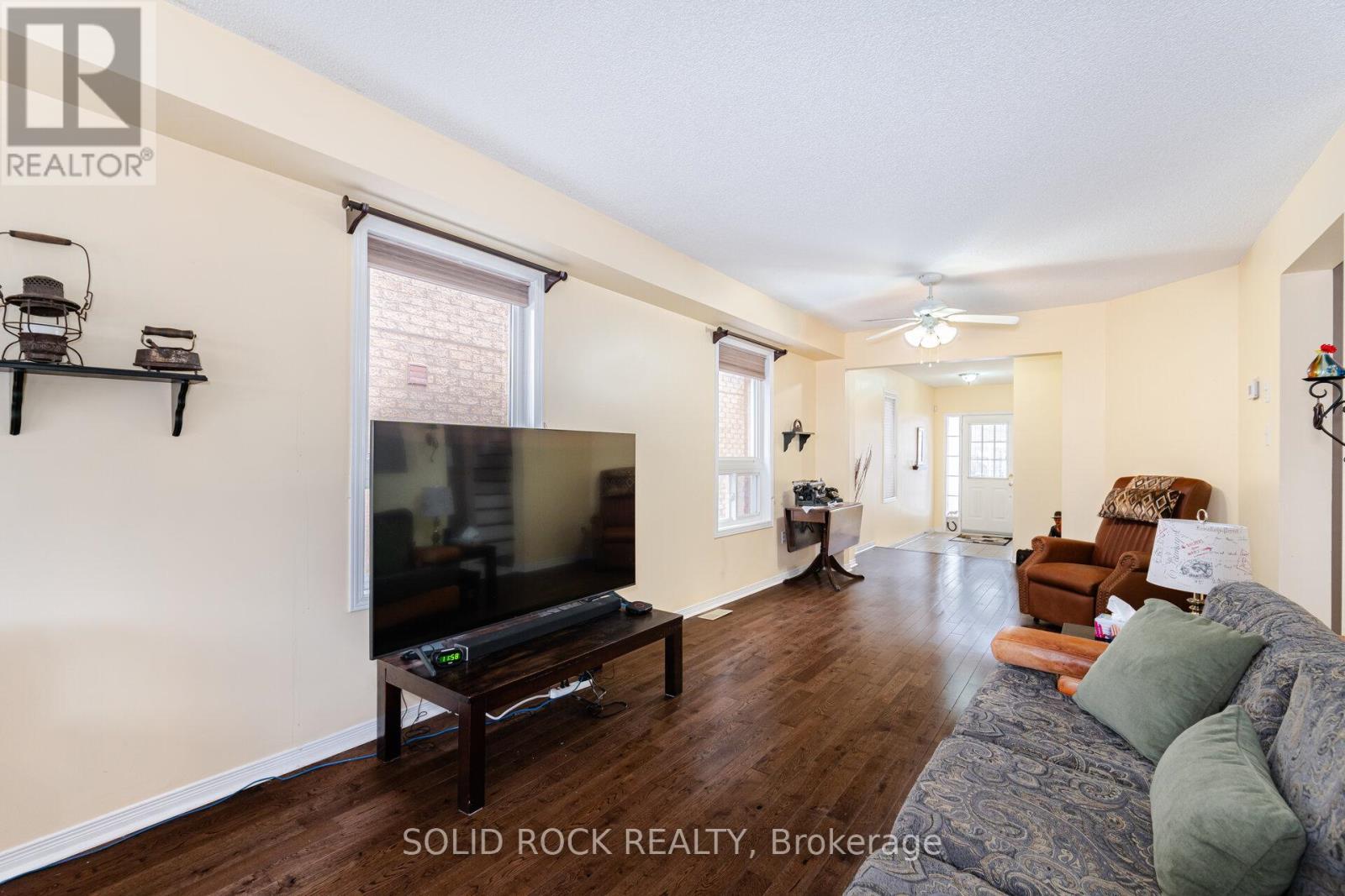 35 Prince Crescent, Brampton, Ontario  L7A 2C8 - Photo 10 - W12044363