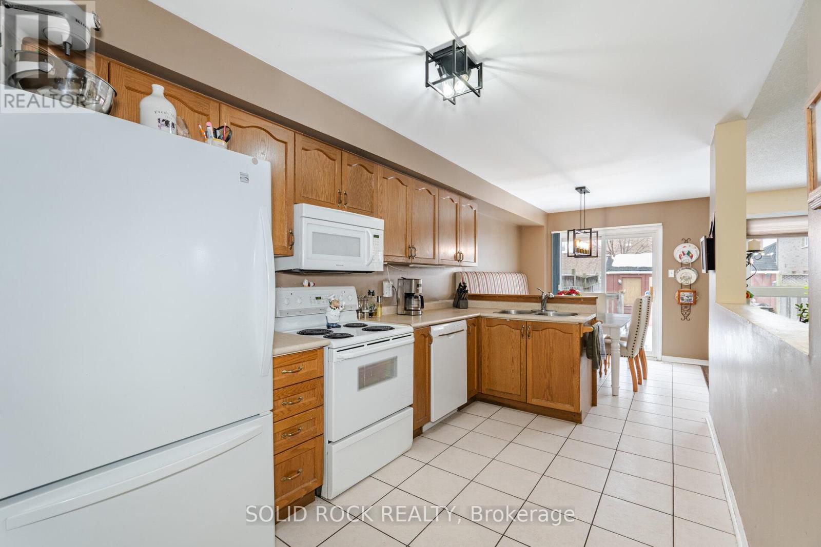 35 Prince Crescent, Brampton, Ontario  L7A 2C8 - Photo 17 - W12044363