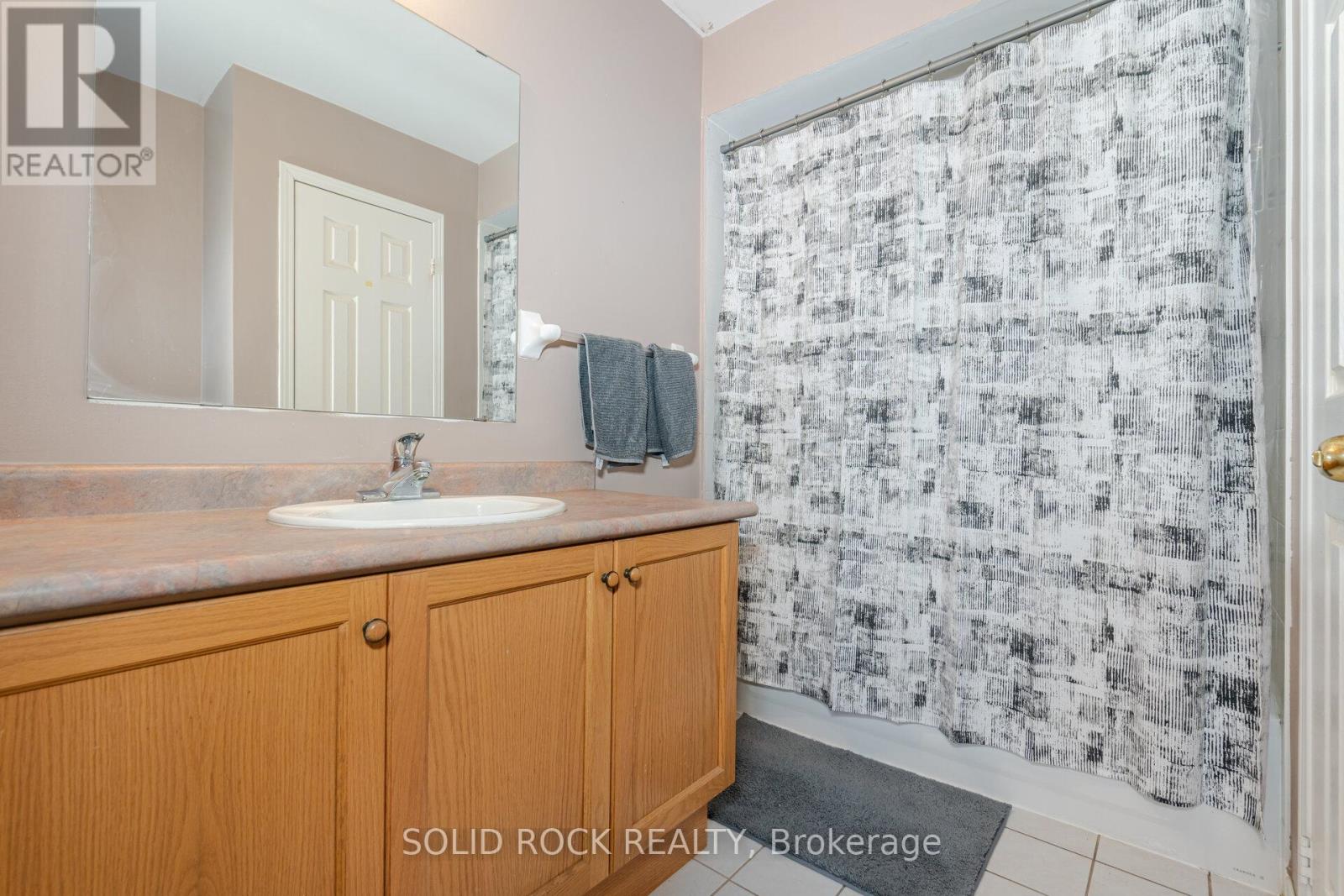 35 Prince Crescent, Brampton, Ontario  L7A 2C8 - Photo 36 - W12044363