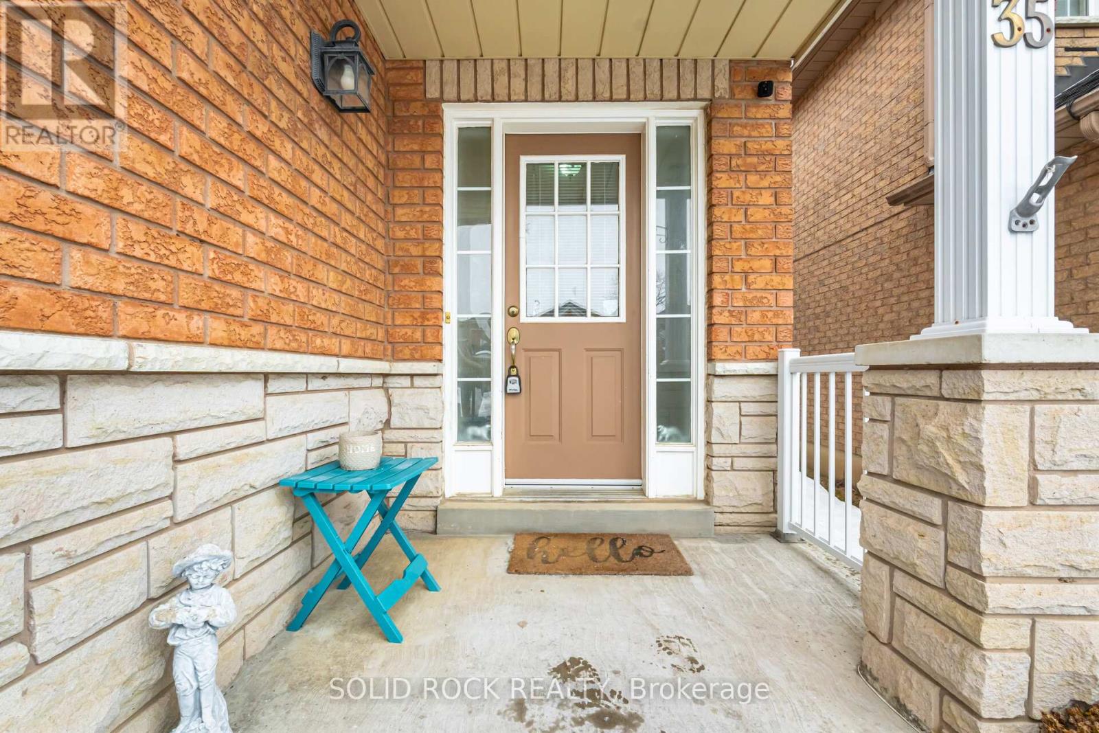 35 Prince Crescent, Brampton, Ontario  L7A 2C8 - Photo 6 - W12044363