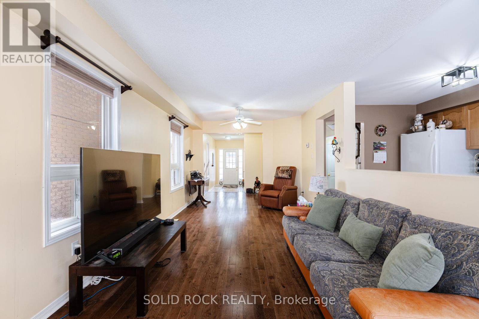 35 Prince Crescent, Brampton, Ontario  L7A 2C8 - Photo 9 - W12044363