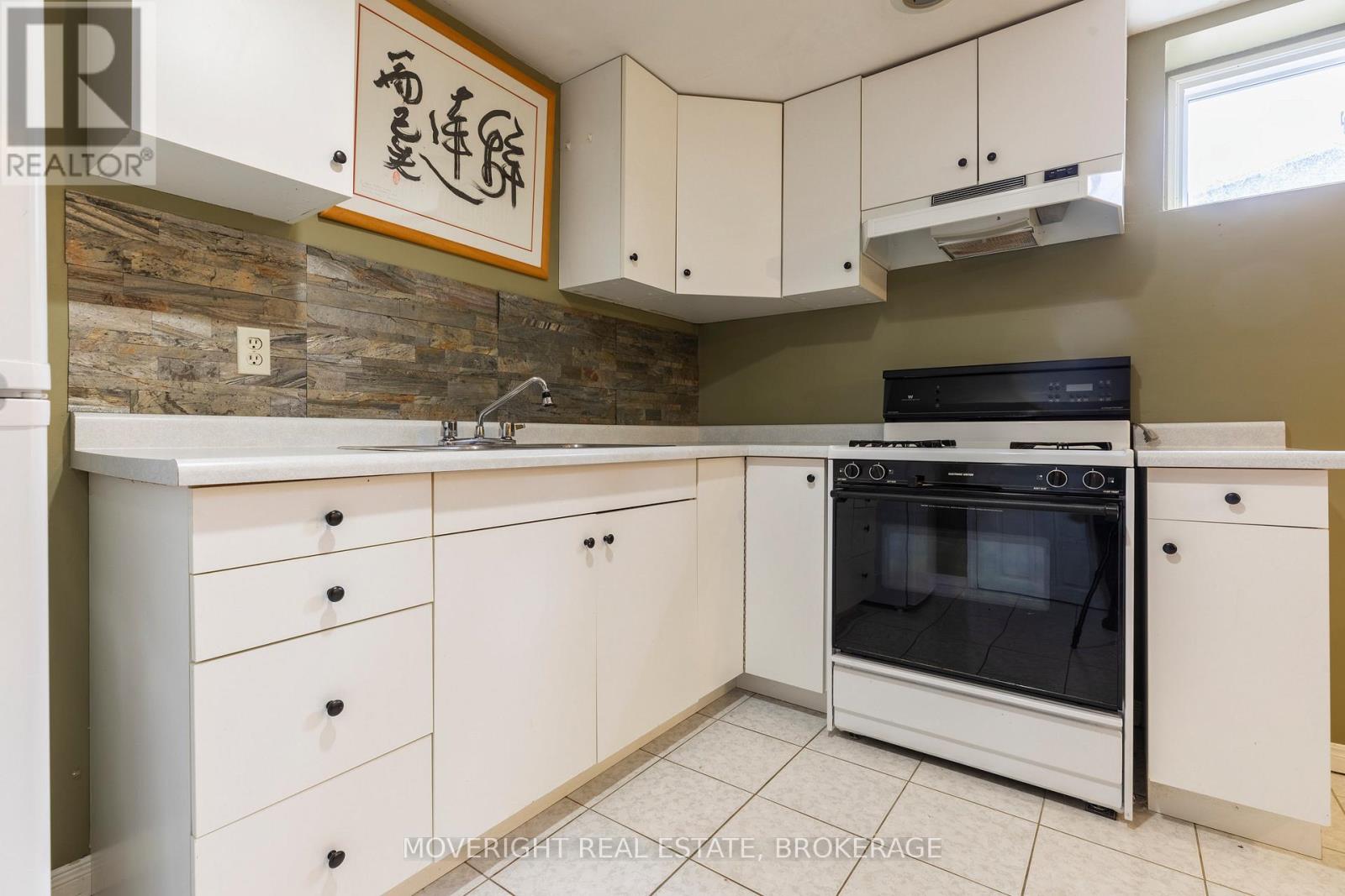 62 Templer Drive, Hamilton, Ontario  L9G 4A9 - Photo 37 - X12114532