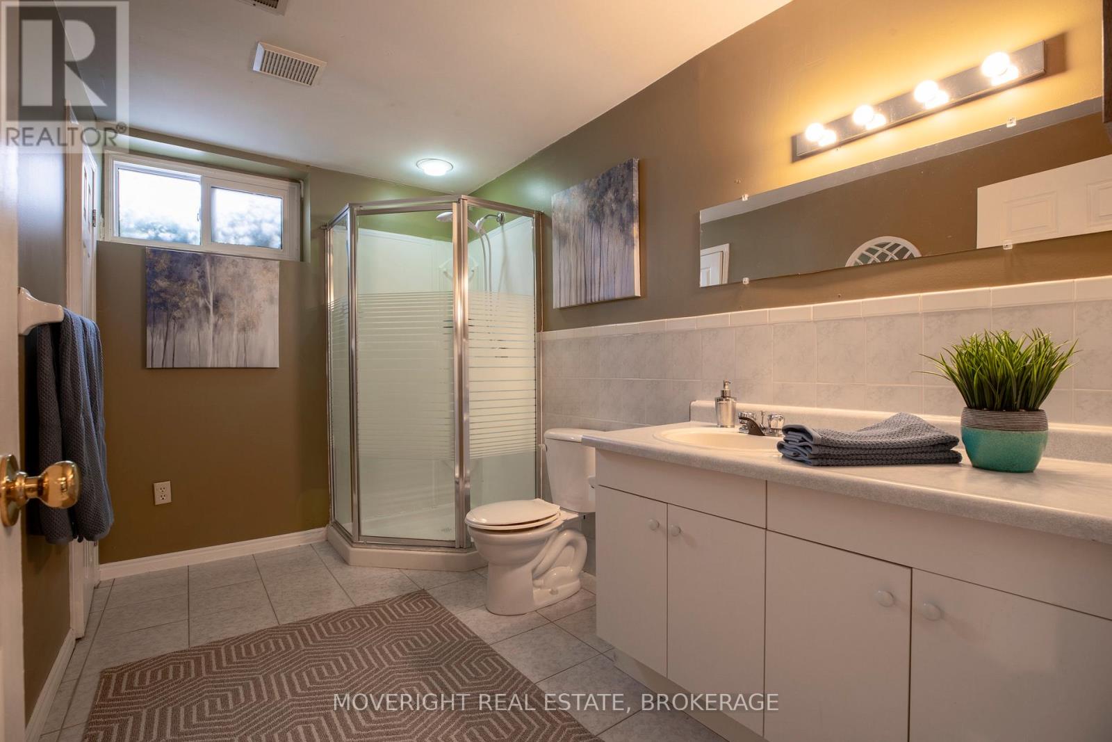 62 Templer Drive, Hamilton, Ontario  L9G 4A9 - Photo 39 - X12114532