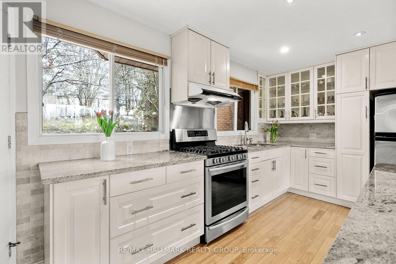 323 Perrier Avenue, Ottawa, Ontario  K1L 5C5 - Photo 12 - X12122829