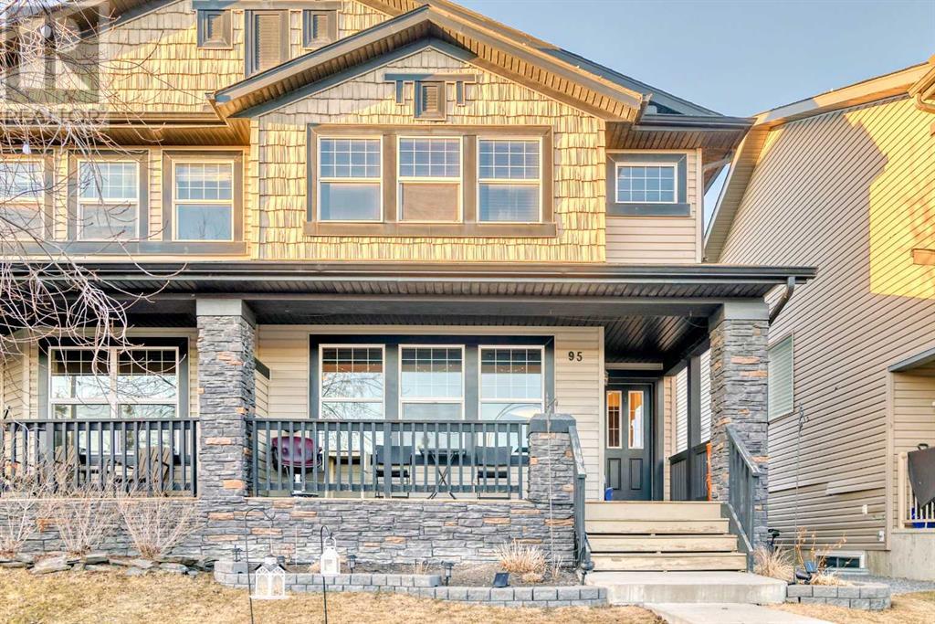 Property at 95 Panora Square NW image 2