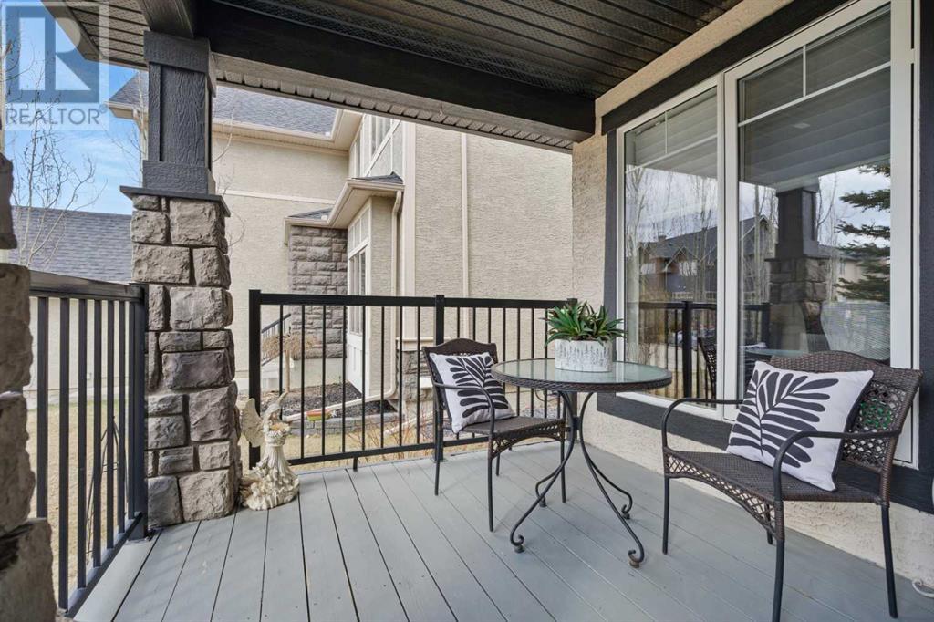 Property at 14 Discovery Ridge Way SW image 4