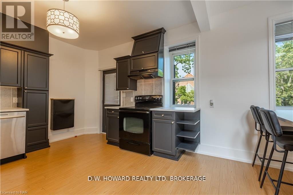 148 West Street W, Port Colborne (Sugarloaf), Ontario  L3K 4E1 - Photo 16 - X12113401