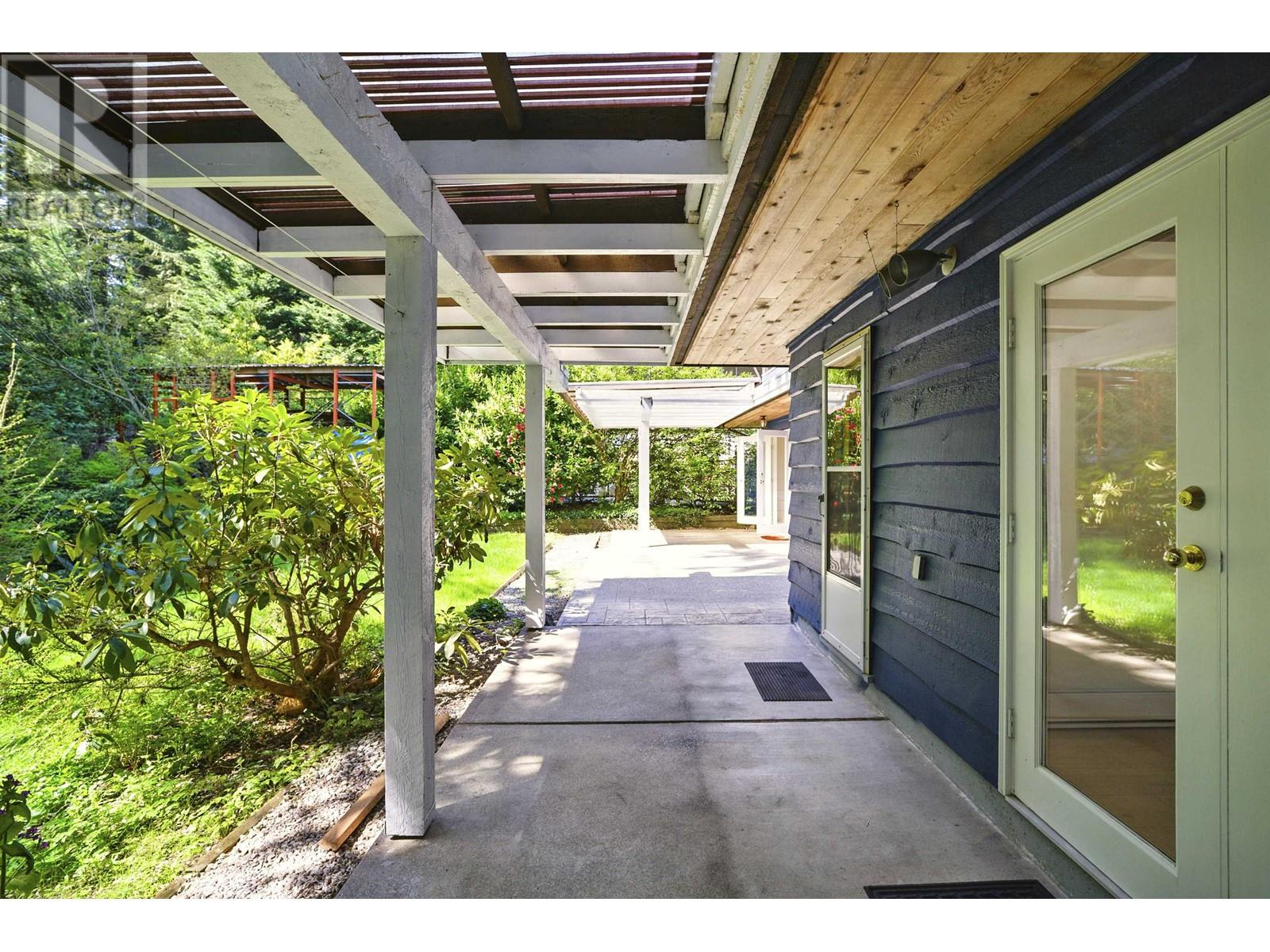 Property at 937 MONTROYAL BOULEVARD image 3
