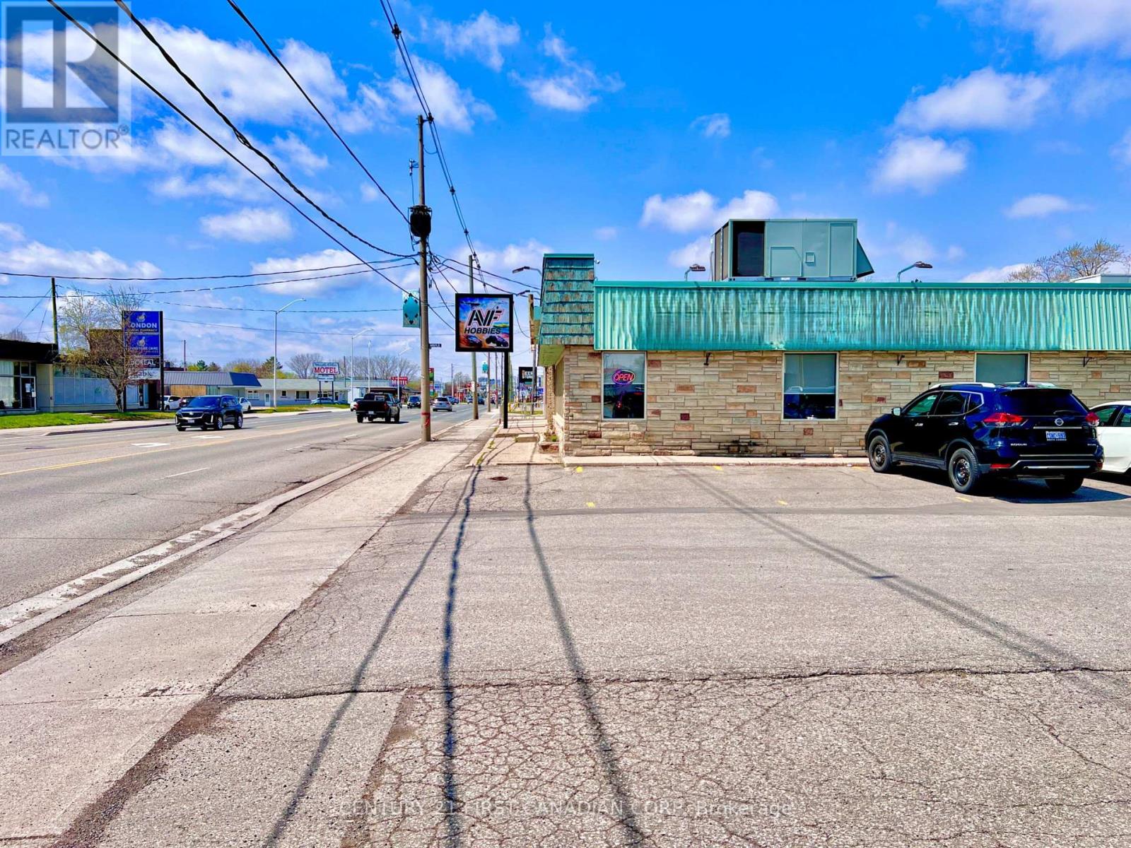 1622 DUNDAS STREET, London East, Ontario