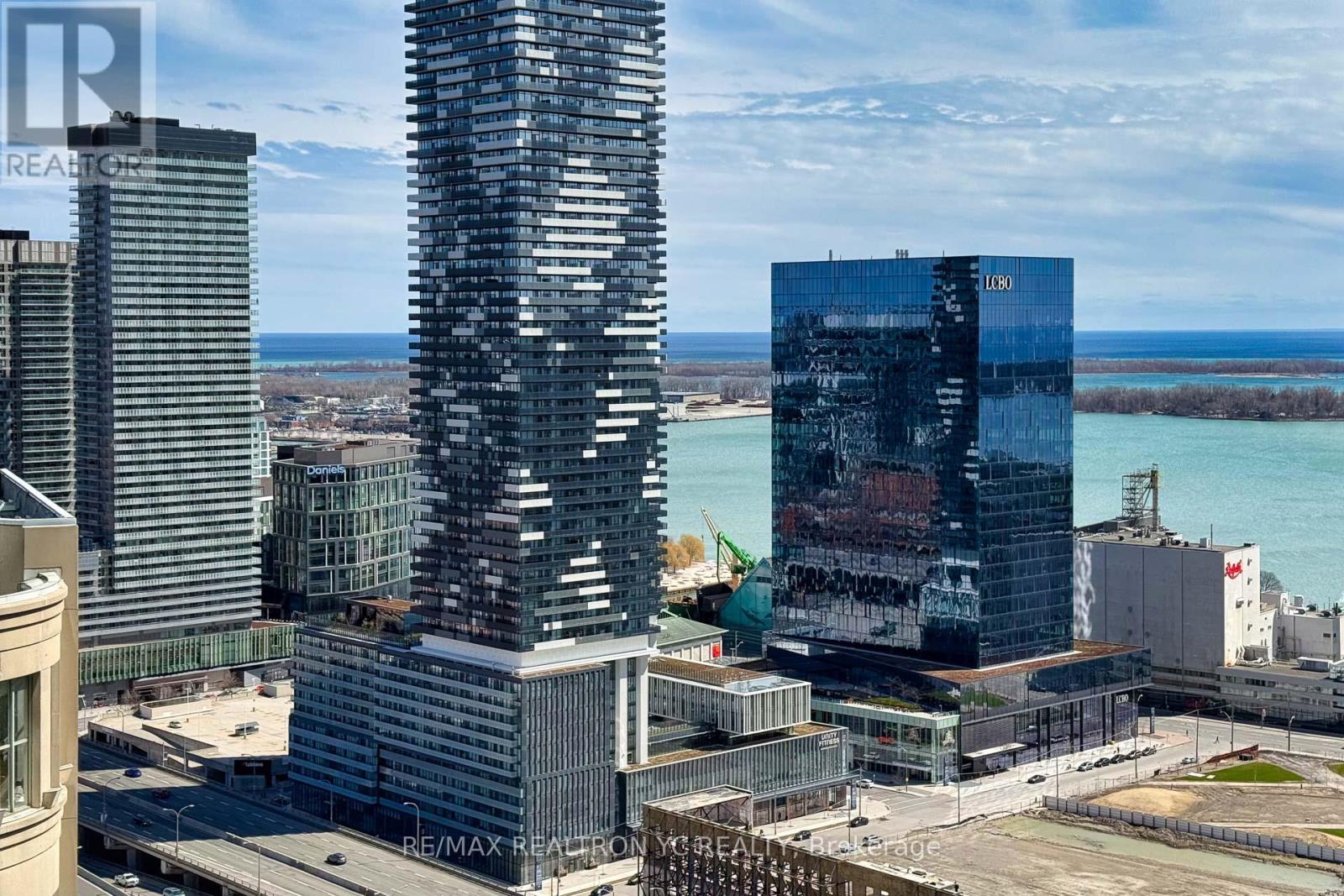 3312 - 8 The Esplanade, Toronto, Ontario  M5E 0A6 - Photo 35 - C12122853
