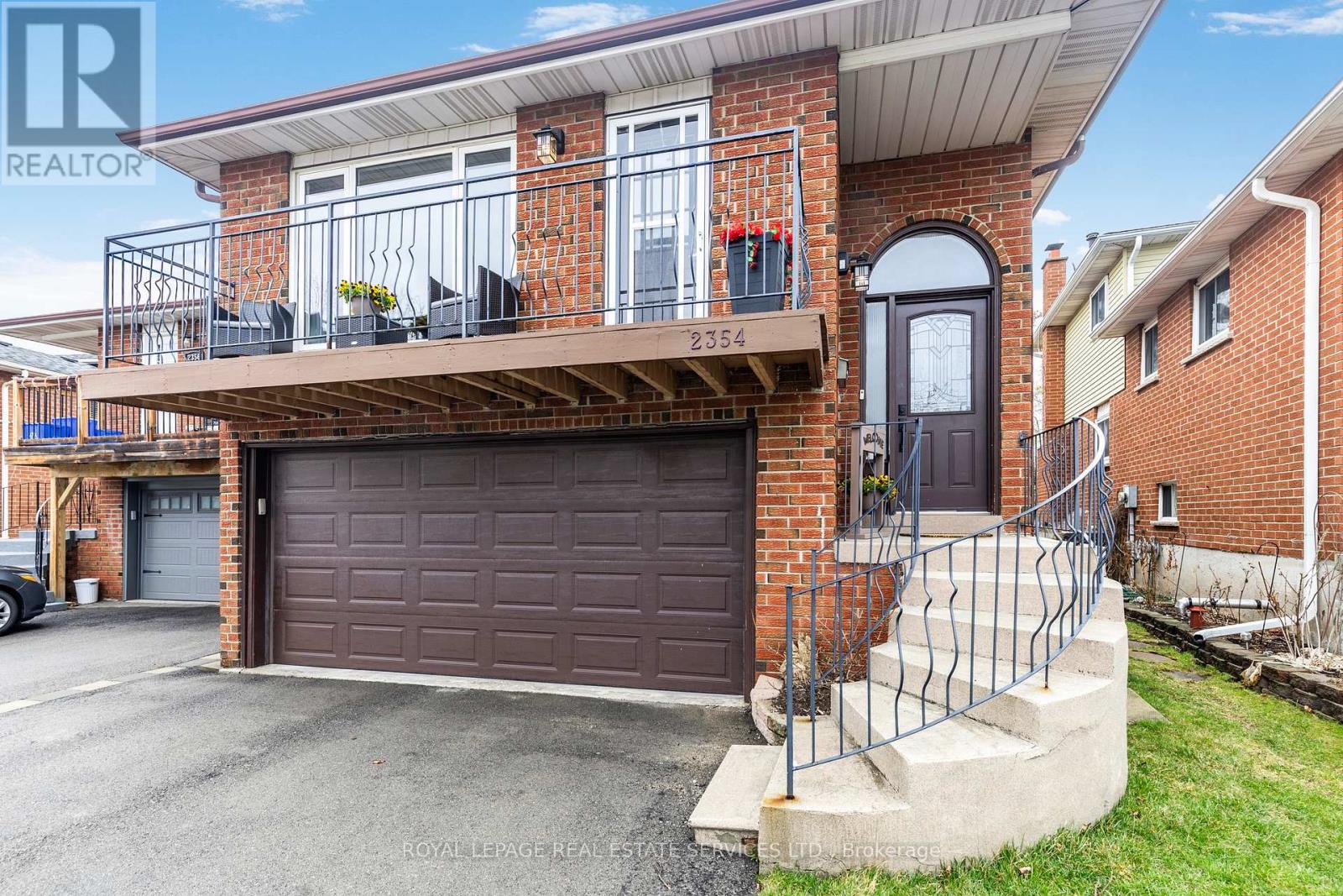 2354 Glastonbury Road, Burlington, Ontario  L7P 3Y3 - Photo 4 - W12082327