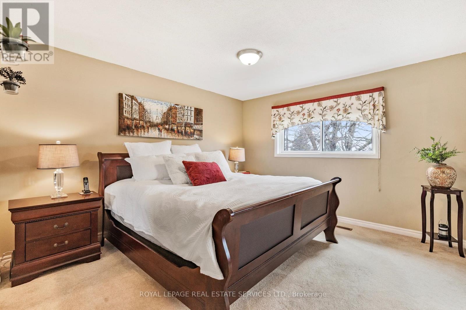 2354 Glastonbury Road, Burlington, Ontario  L7P 3Y3 - Photo 15 - W12082327
