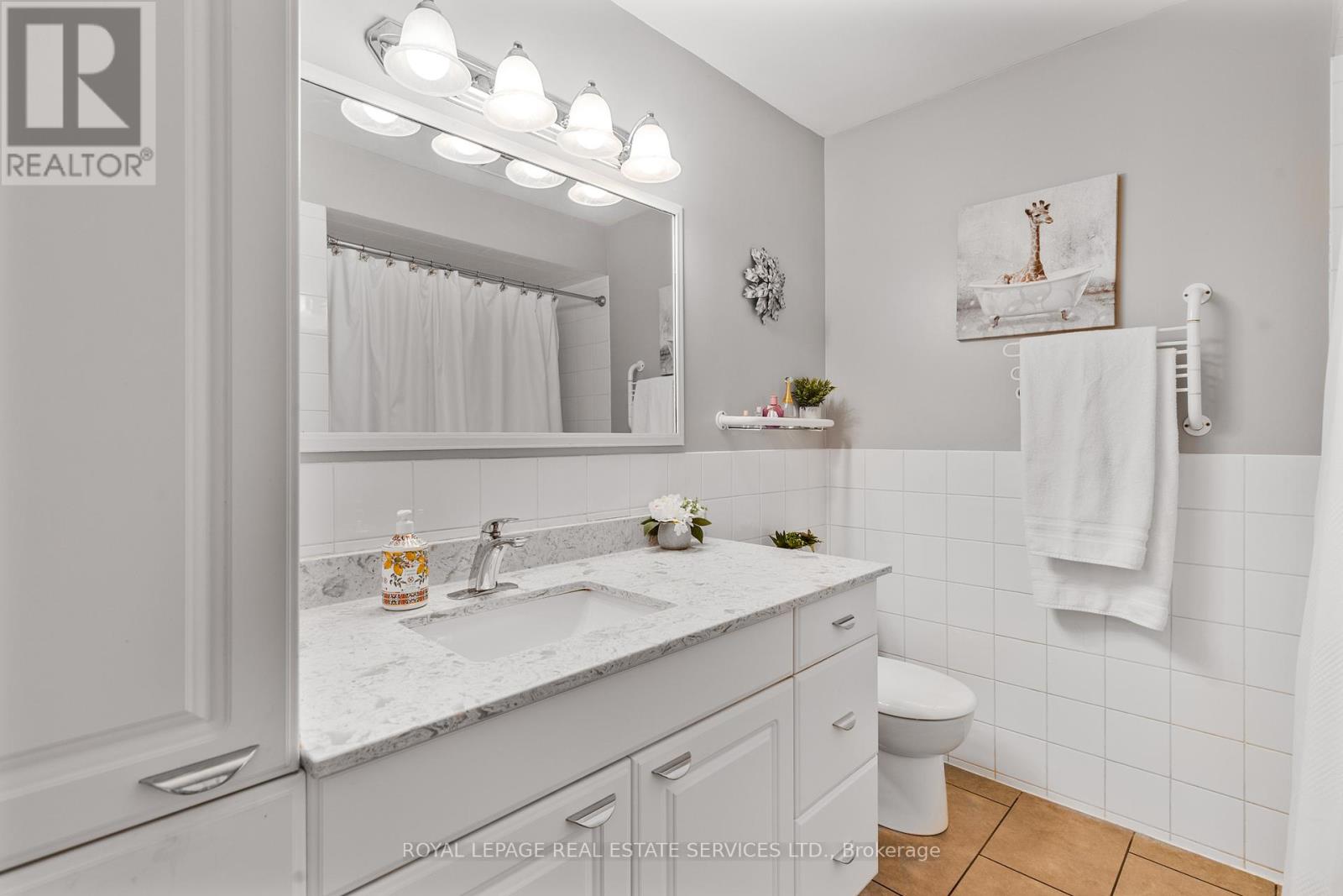 2354 Glastonbury Road, Burlington, Ontario  L7P 3Y3 - Photo 19 - W12082327