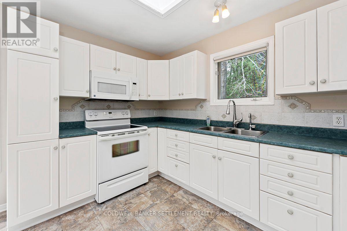 64 B7 Road, Rideau Lakes, Ontario  K0G 1L0 - Photo 6 - X12079180