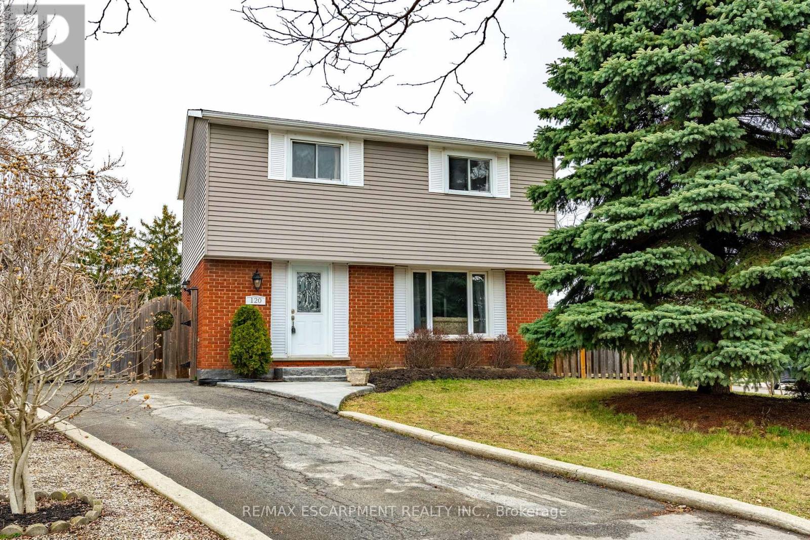 120 Chilton Drive, Hamilton (Stoney Creek Mountain), Ontario  L8J 1M5 - Photo 2 - X12122881