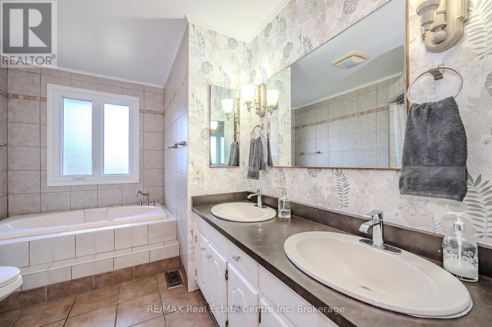 4891 Wellington Road 29 Road, Guelph/eramosa, Ontario  N1H 6H8 - Photo 17 - X12108063