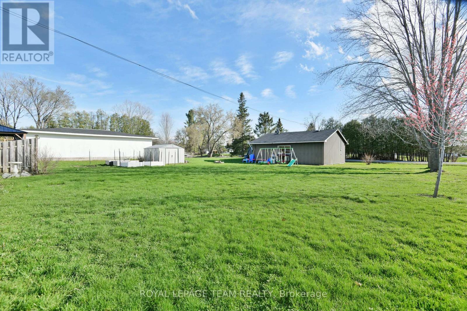 102 Creek Drive, Ottawa, Ontario  K0A 1X0 - Photo 4 - X12122907