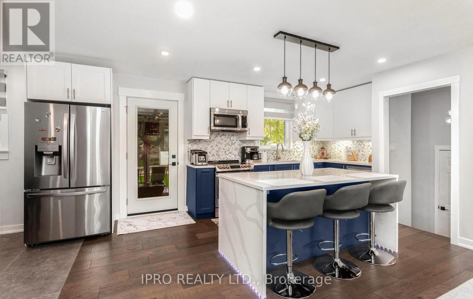 2251 Sunnydale Drive, Burlington, Ontario  L7P 1G2 - Photo 12 - W12122899
